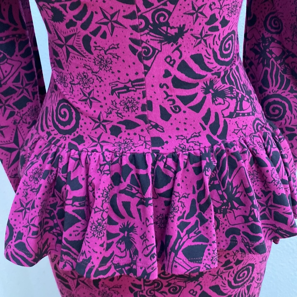 Vintage Y2K ⭐️🖤 Betsey Johnson Fuchsia Tattoo Pencil Dress, NWT, Size Small - Picture 6 of 8